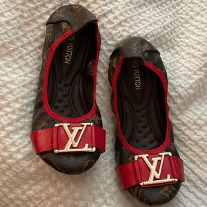 Louis Vuitton flats red and classic brown